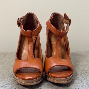 Women's Tan Peep-Toe Sandals